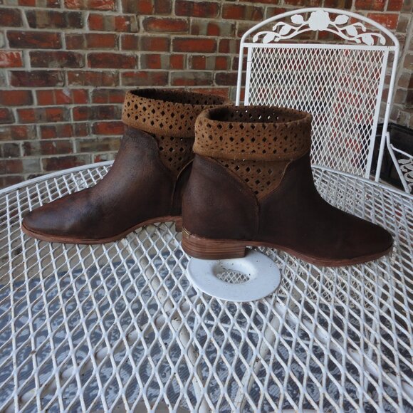 MICHAEL KORS Brown Leather "Sunny" Laser Cut Booties Size 7.5 - Picture 2 of 8